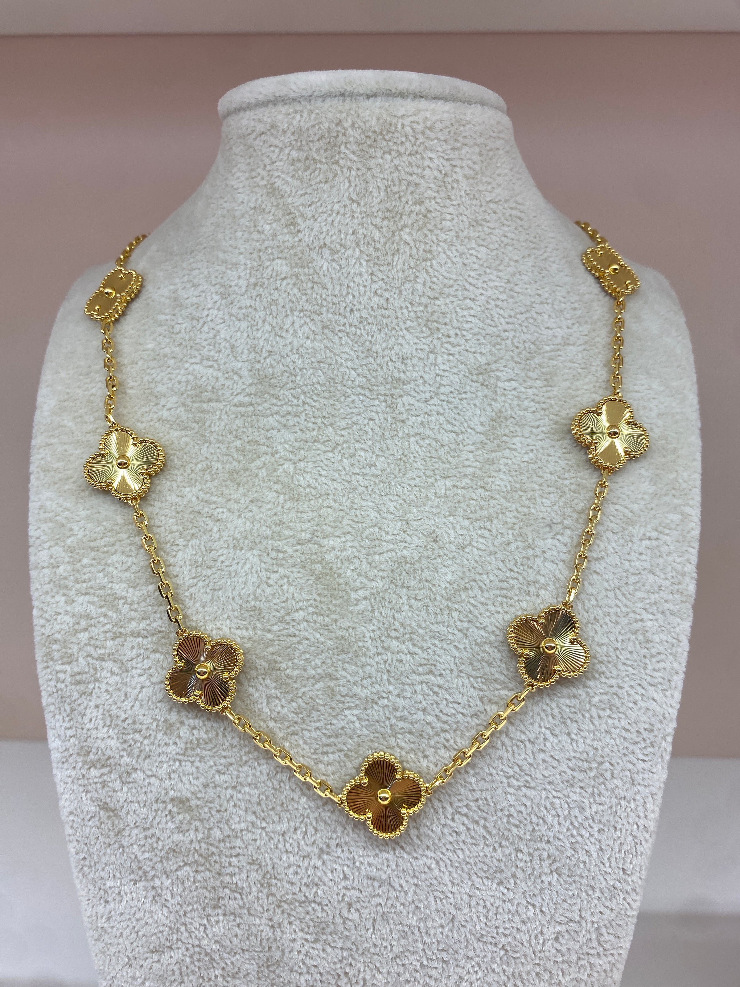 Demi 10 Flower Necklace